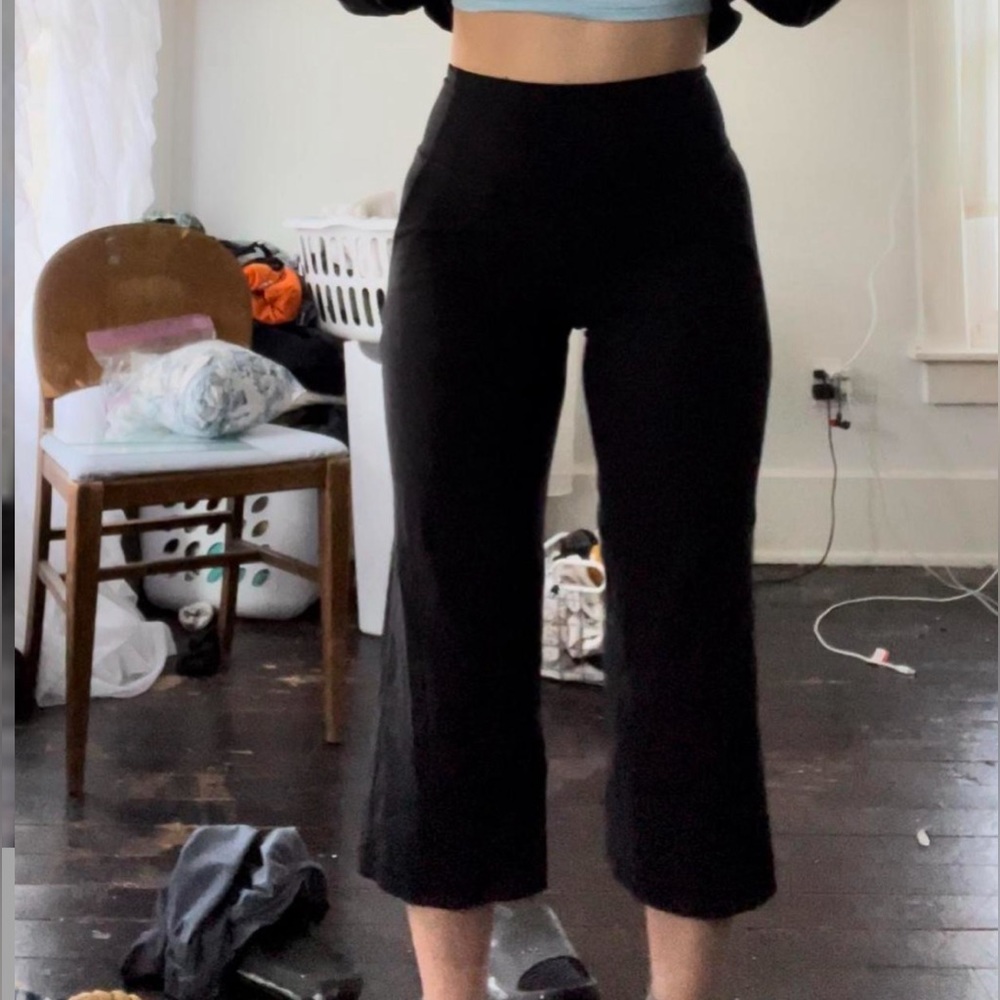 Lululemon Yoga Pants Cropped with pockets